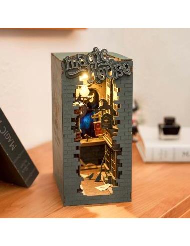 Maqueta Robotime Magic House. Sujeta...
